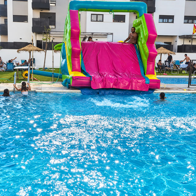 Castillo hinchable instalado para una celebración en Córdoba